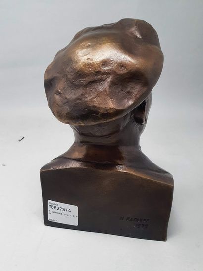 null BAGANOV N. (XX-XXI)

Lénine à la casquette, 1979

Bronze à patine brune foncé...