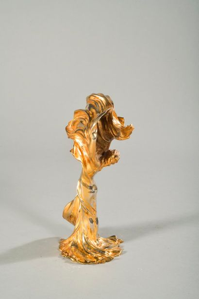 null LARCHE Raoul, d'après,

Loïe Füller,

bronze à patine dorée, fonte d'édition...