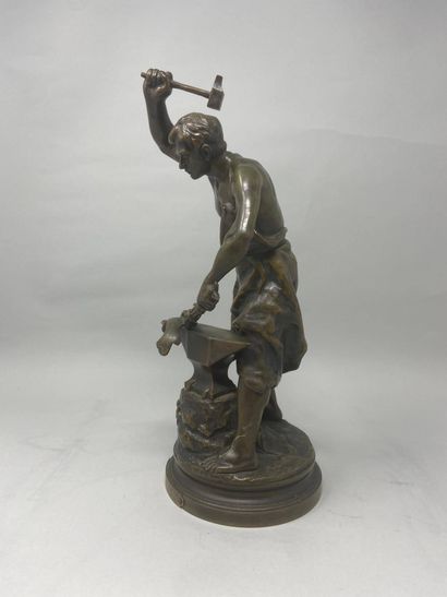 null GAUDEZ Adrien Etienne (1845-1902)

Blacksmith 

Bronze with a brown-green shaded...