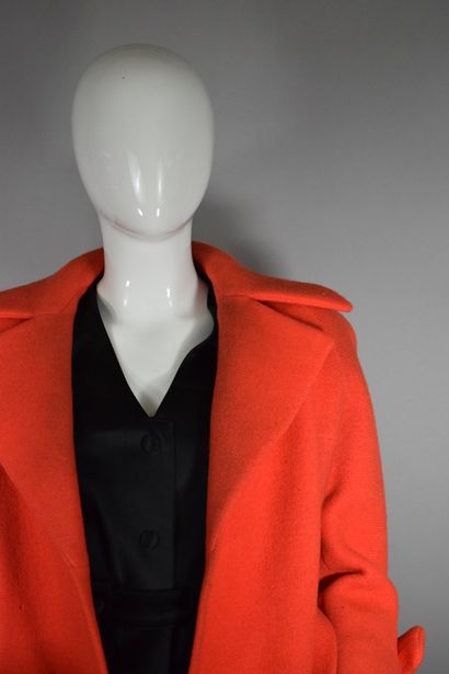 null BALMAIN

Circa 1970



Orange coat, two patch pockets with button, belt. 

Label...