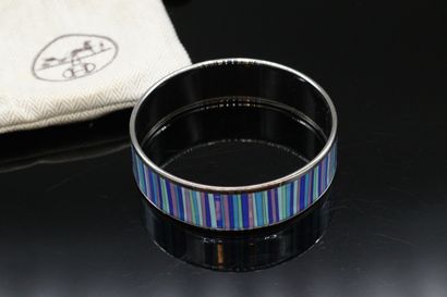 null HERMES 



Enameled bracelet with "Carioca" stripes in blue, green and pink...