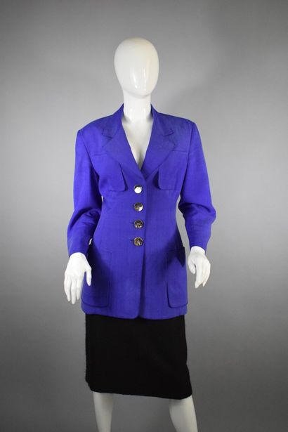 null GIANFRANCO FERRE



Blazer-like jacket in purple silk blend with Saharan-style...