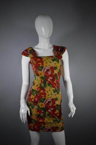 null UNGARO



Cotton blend floral dress, fitted at the waist and zipped on the side....