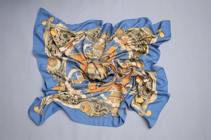 null HERMES PARIS 



Large silk and cashmere shawl model "Animaux Solaires" by Zoé...