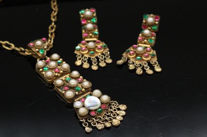 null HENRY PERICHON (dit 1910-1970)



Parrure composée d'un collier pontué de perles...