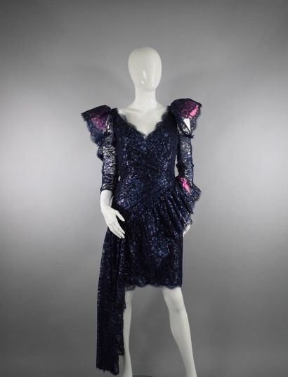 null LORIS AZZARO Haute couture



Asymmetrical midnight blue cocktail dress decorated...