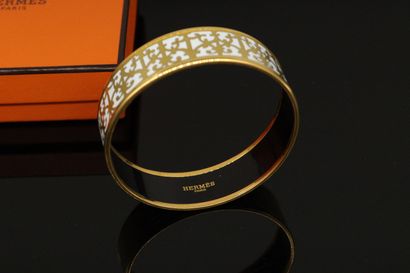 null HERMES



Cuff bracelet model "Balconies of the Guadalquivir" in gold-plated...