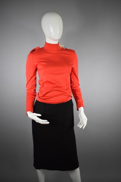 null COURREGES 



Blood orange long sleeve t-shirt with a funnel neck and snap shoulder...