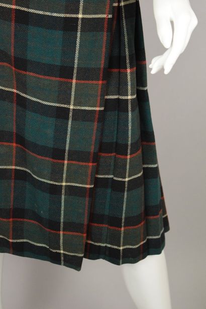 null YVES SAINT LAURENT Left Bank

Circa 1970



Pleated skirt inspired by kilt in...