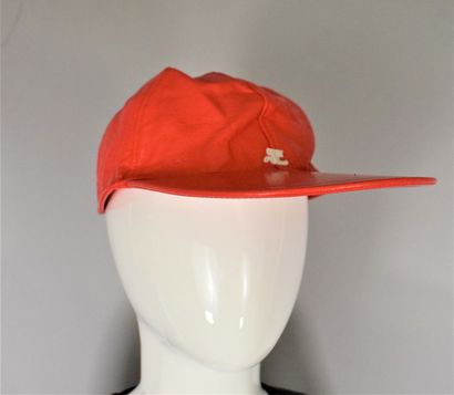 null COURREGES



Prototype cap in blood orange coated tile and white logo in its...