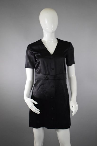 null COURREGES 



Black satin dress with snap closure on the front with short sleeves...