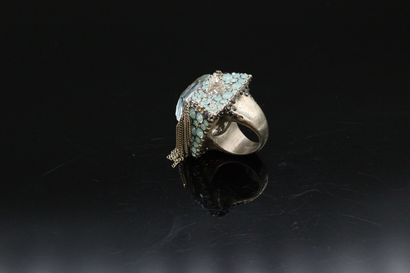 null DANIEL SWAROVSKI 



Very important ring in silver with worked decoration of...