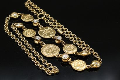 null CHANEL



Gold-plated metal necklace alternating medallions with the effige...