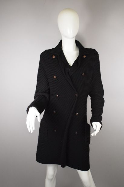 null SALVATORE FERRAGAMO



Long black knit cardigan with wooden buttons. 

Size...