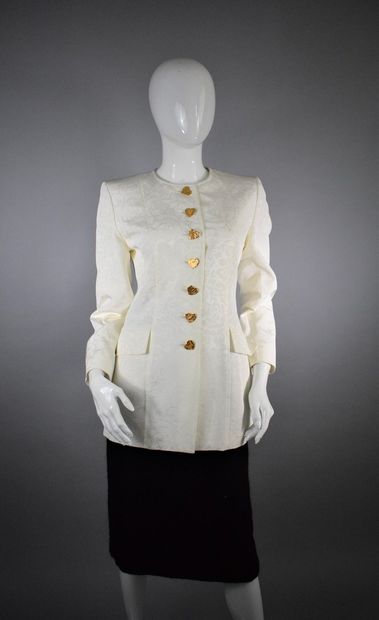 null YVES SAINT LAURENT Variation 



Jacket in white ottoman with golden buttons...