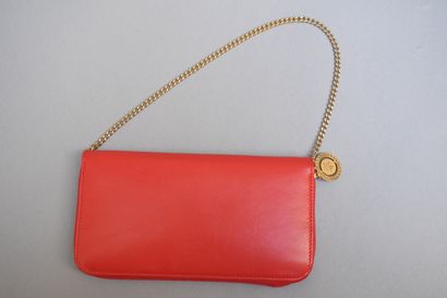 null GIANNI VERSACE 



Zipped wallet on a chain in red plunged lambskin, champagne...