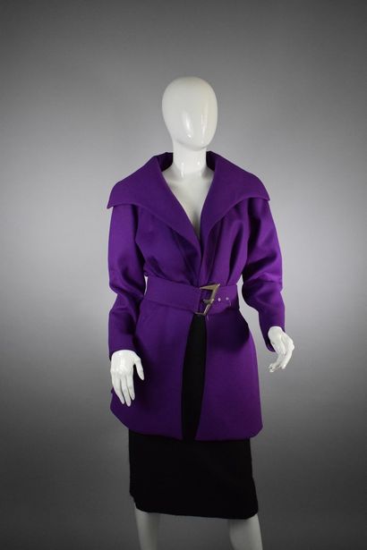 null MONTANA 

Purple wool blend coat with geometric cut and large stylized belt...