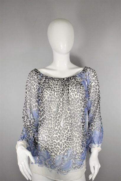 null VERSACE 



Top in chiffon with elastic neckline with leopard print and seashell...