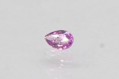 null Pink/purple pear sapphire on paper.

Weight : 1.23 cts. 

Plan of separation...