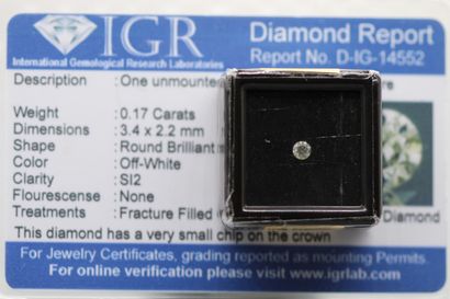 null Diamant "off-white" rond sous scellé.



Accompagné d'un certificat de l'IGR...