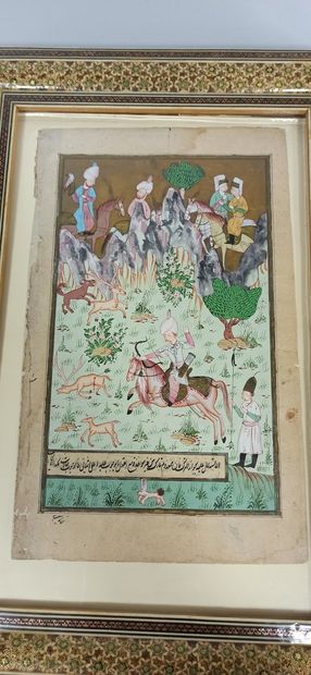 null Enluminure persane à décor d'une scène de chasse au faisan.

H.: 28,5 cm - L.:...