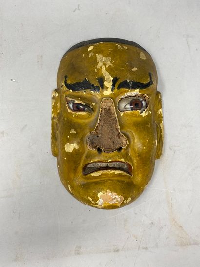 null masque Japon

Visage grimaçant en bois peint 

 (accident)