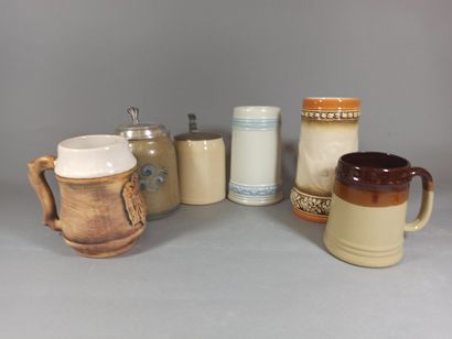 null Large lot of beer mugs and pitchers including : 



Glass advertising (Meteor...