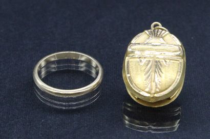 Lot of 18 k (750) yellow gold including :

-...