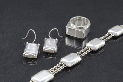CHRISTOFLE 

Silver set including: a ring,...