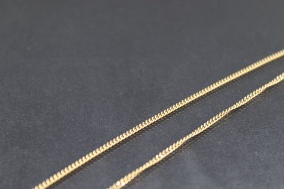 Chain in yellow gold 18k (750) with curb...