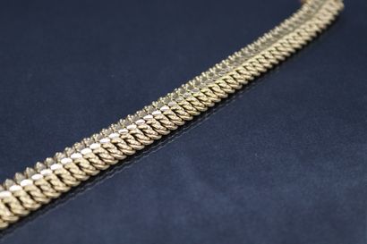 null Bracelet chenille de char à maille filigrannée en or jaune 18k (750), chaînette...
