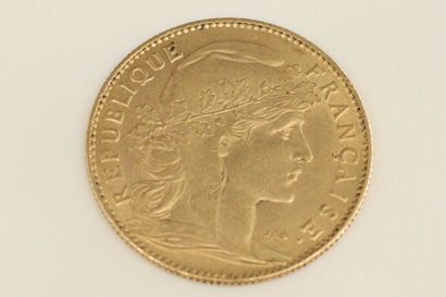 Gold coin of 10 Francs with rooster (1900)....