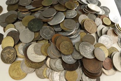 Bulk of coins of the world, XXth century.



Weight...