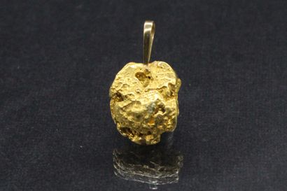 null Small gold nugget mounted in pendant.

Weight : 11.44g : 11.44g