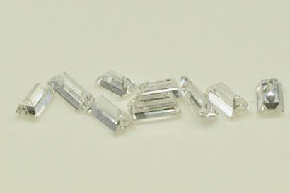null Baguette diamonds on paper

Total weight : approx. 2,30 ct.