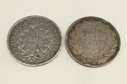 null Deux pièces en argent :

- 5 francs Hercule 1873 A (A : atelier Paris)

- 1...