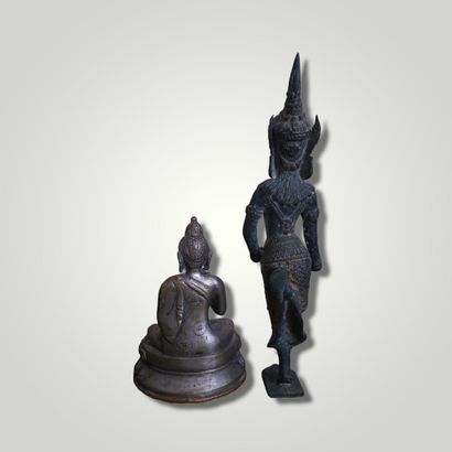 null Petit Bouddha en alliage de cuivre et danseuse thaïlandaise en alliage. XXème.

Ht....