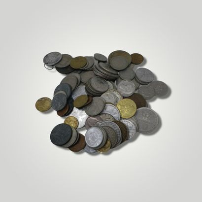 null Ensemble de pièces de monnaie du monde, dont en argent :

- 50 francs Hercule

-...