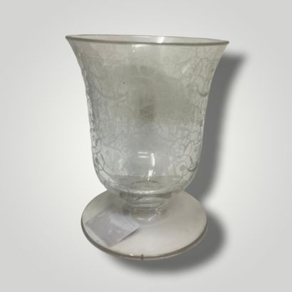 null BACCARAT

Crystal tulip vase, Michel Ange model.

Height : 13 cm - Diameter...