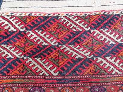null Large Tekke Bukhara carpet - Turkmen

Middle of the XXth century

Wool velvet...