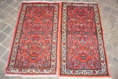 null Pair of fine Sarouk Ferahan rugs - Iran

Circa 1975

Silky wool velvet on a...