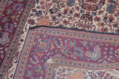 null Old and fine Kachan prayer rug - Iran

Circa 1930 / 1940

Quality silky lambswool...