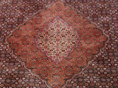 null Large and fine carpet Tabriz - Northwest Iran

Circa 1970

Silky lambswool velvet,...