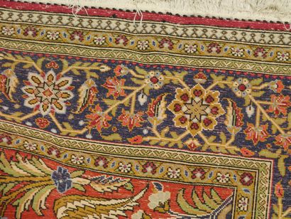 null Original and fine Ghoum kork carpet - Iran

Circa 1960

Lamb's wool velvet on...