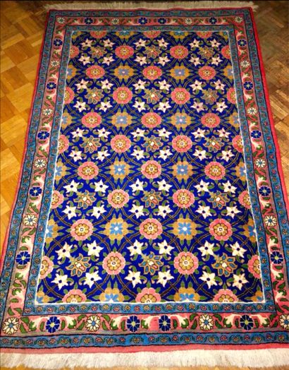 null Fine veramin carpet - Iran (Tehran region)

About 1975

Lamb's wool velvet on...