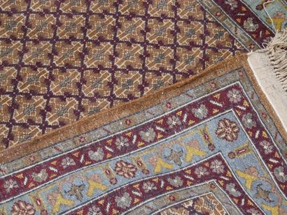 null Original Bidjar carpet - Iran

About 1965 / 1970

Wool velvet on wool foundation

Size...