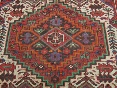 null Mosul Ferahan carpet - Iran

Middle of the XXth century

Wool velvet on cotton...