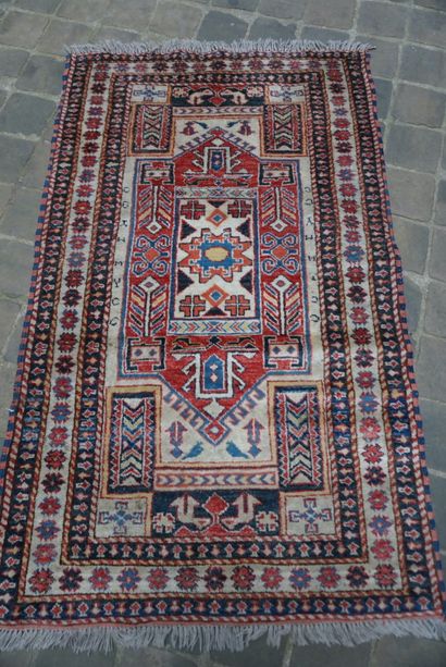 null Kazak carpet - South Caucasus

About 1975

Wool velvet on wool foundation

Size...