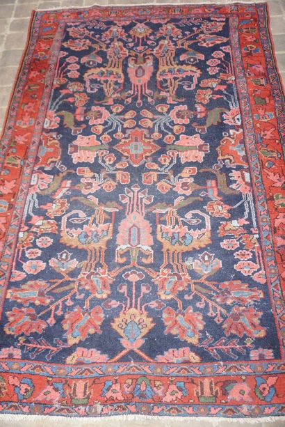 null Old hamadan carpet - Iran

Circa 1940

Wool velvet on cotton foundation

Dim....