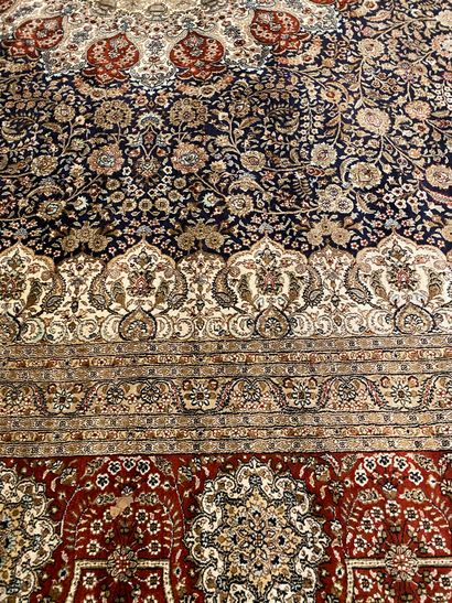 null Silk carpet red background Turkey Meriké

360 x 280 cm